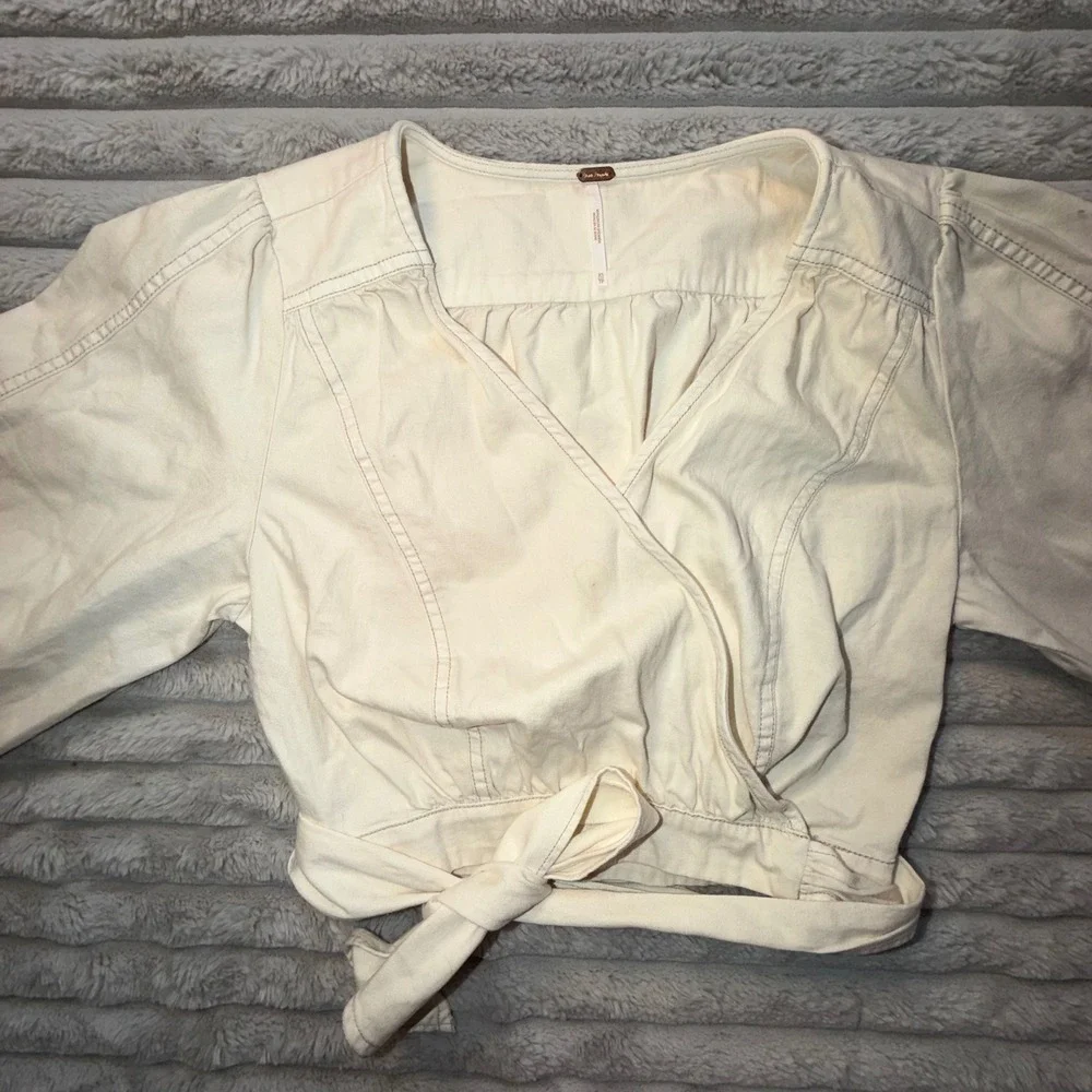 Free People Women's XS Sophie Cream Cotton Denim Puff Sleeve Wrap Crop Top Boho